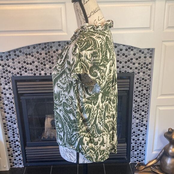 Cupio button front blouse , size medium, good used condition - Picture 4 of 8